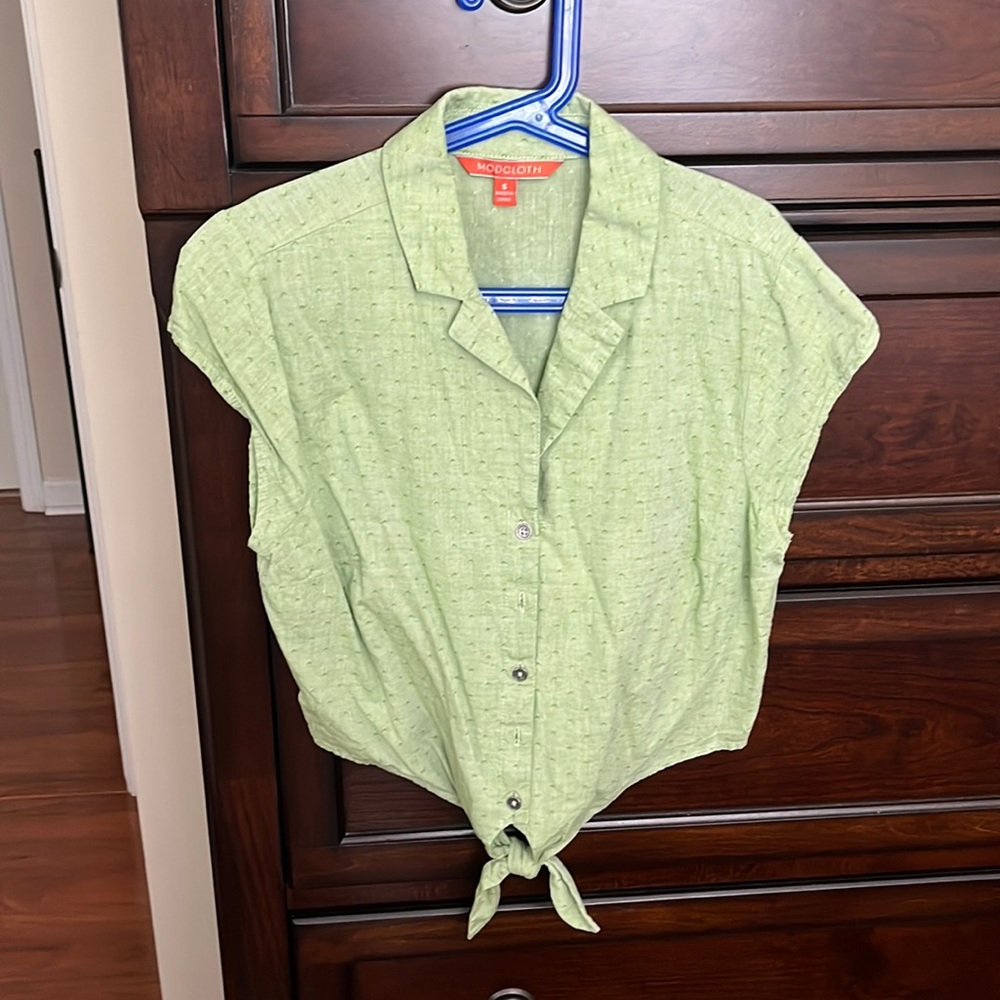 ModCloth green button down tie front crop top